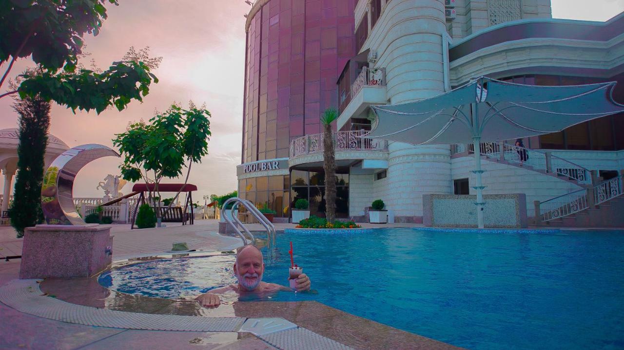 Parliament Palace Hotel ホジェンド エクステリア 写真
